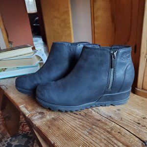 Sorel Evie Black Leather Ankle Boots, Size 9